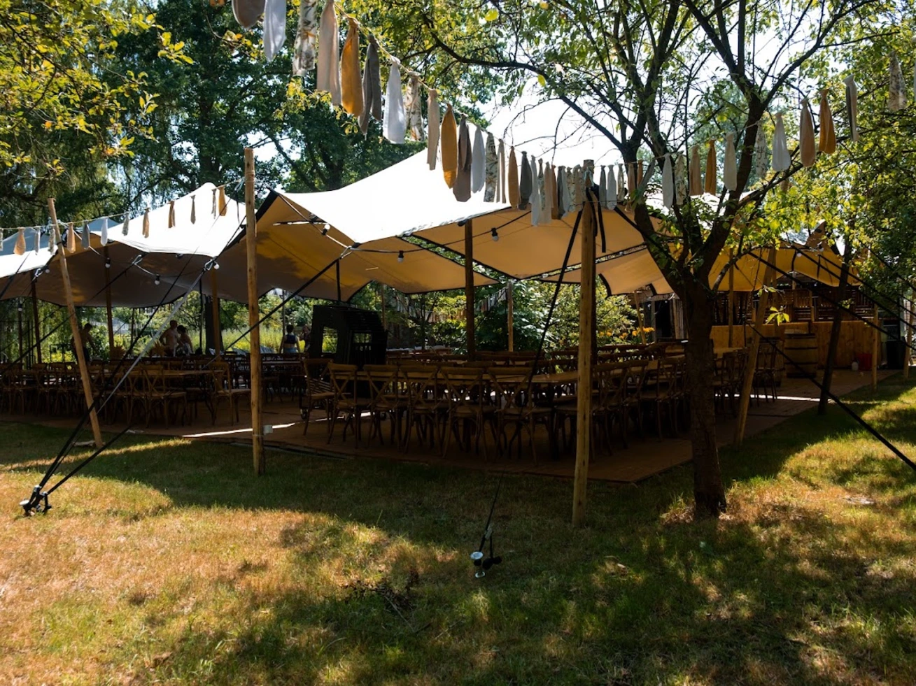 Stretchtent bohemian wedding