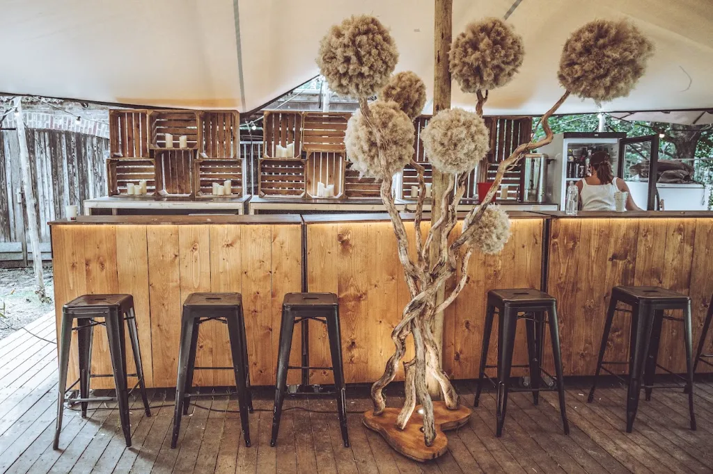 Stretchtent huren met bar.webp