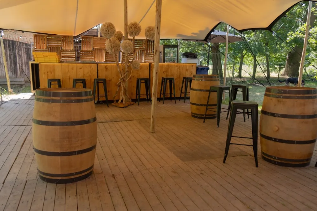 Bar Kastanje volledige opstelling.webp