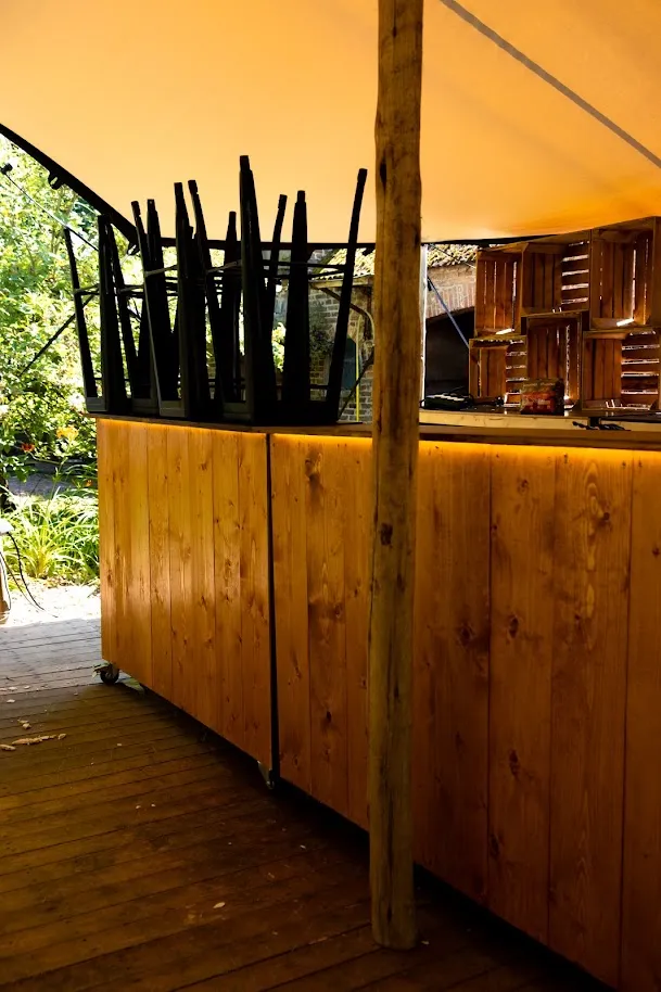 Bar Kastanje 150 cm met verlichting.webp
